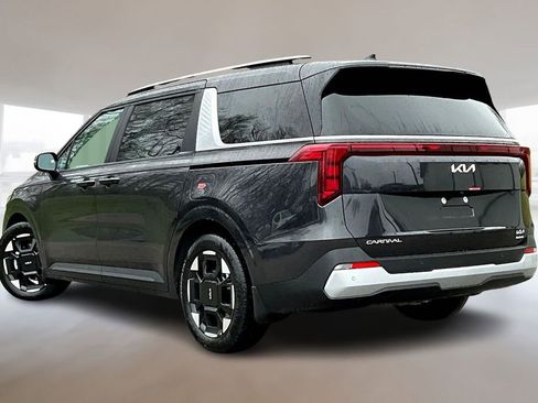 New 2026 Kia Carnival EX image 3