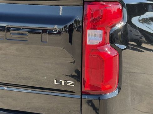 Certified 2022 Chevrolet Silverado 1500 LTZ w/ LTZ Premium Package image 7