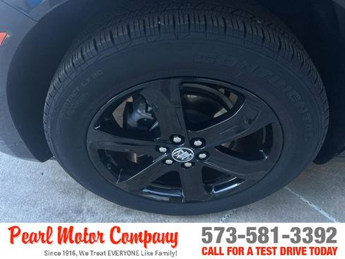 Certified 2024 Buick Enclave Essence w/ Sport Touring Edition image 8