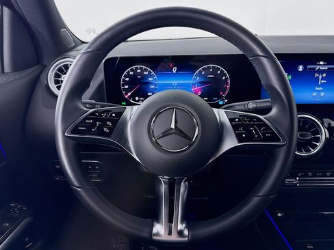 Certified 2025 Mercedes-Benz GLA 250 image 18