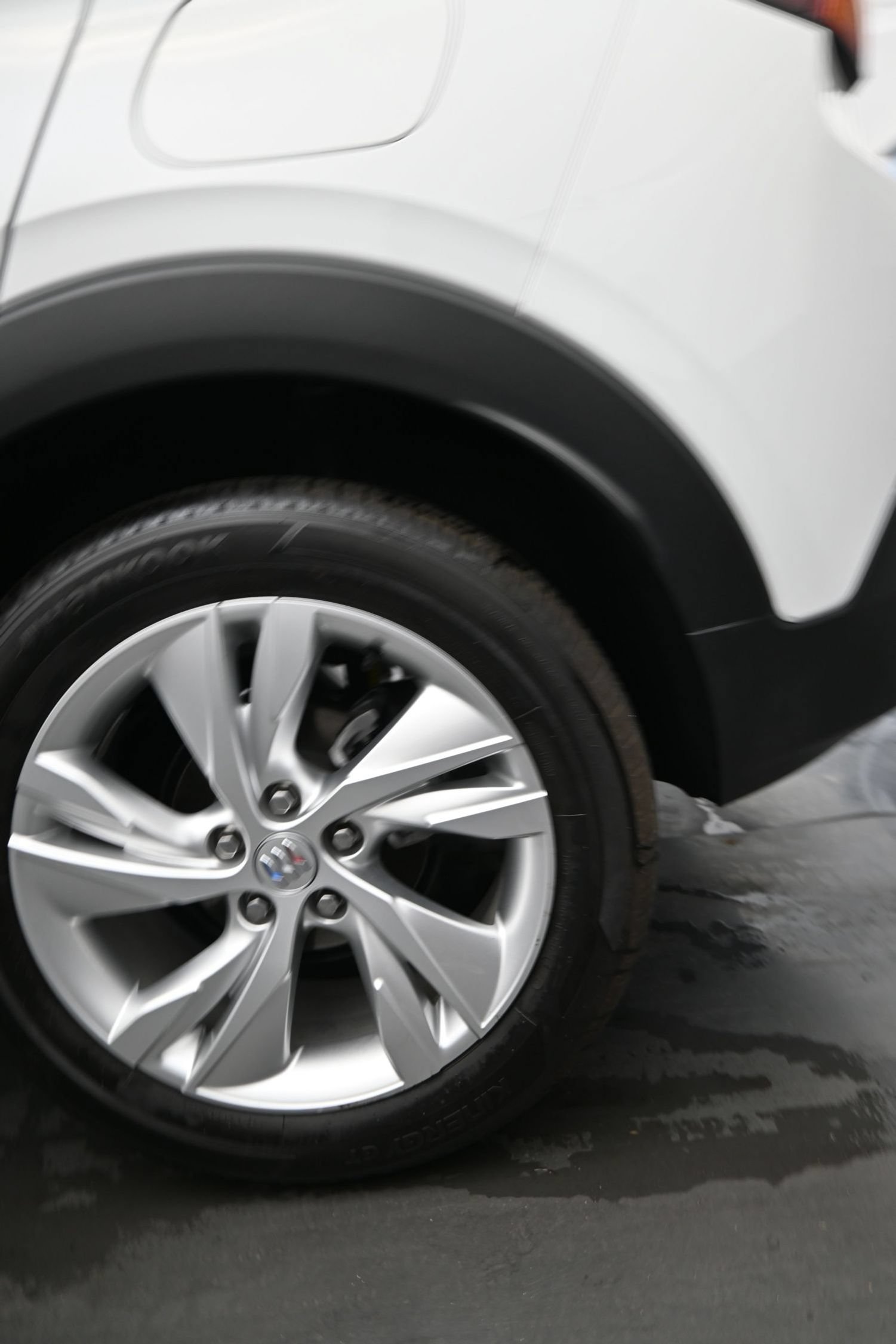 Certified 2025 Buick Encore GX Preferred FWD image 16