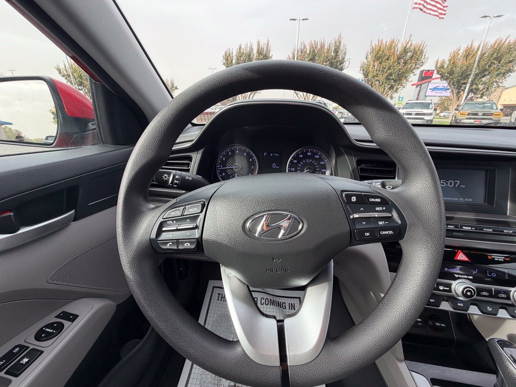 Used 2020 Hyundai Elantra SE FWD image 18
