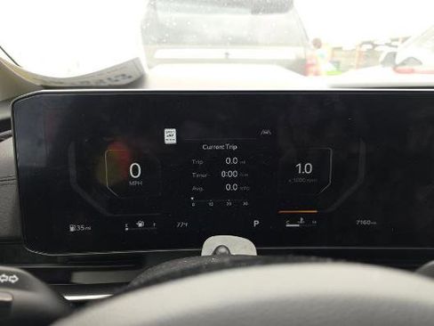 Used 2025 Kia Carnival SX Prestige FWD image 11