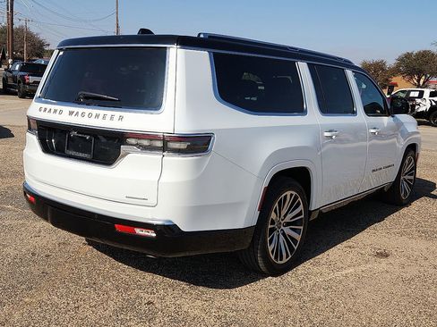Used 2024 Jeep Grand Wagoneer L Series III image 3