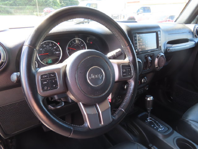 Used 2018 Jeep Wrangler Unlimited Sahara AWD/4WD image 14