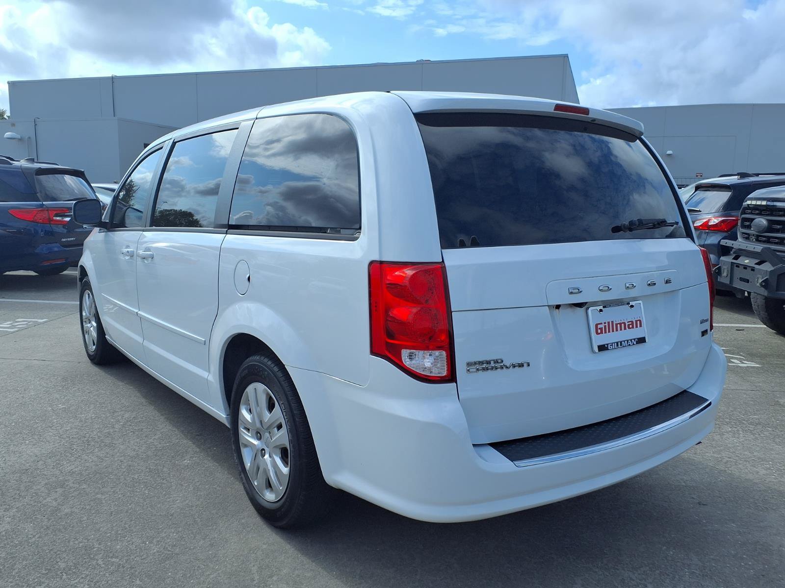 Used 2017 Dodge Grand Caravan SE w/ Power Window Group FWD image 3