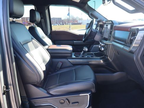 Used 2023 Ford F150 Lariat w/ Max Trailer Tow Package image 12