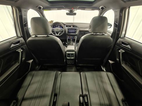 Used 2024 Volkswagen Tiguan SE R-Line image 34