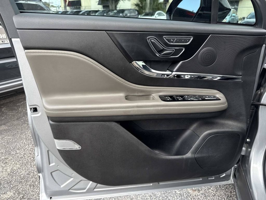 Used 2023 Lincoln Corsair FWD image 19