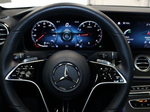 Used 2023 Mercedes-Benz E 350 4MATIC Sedan w/ Premium Package image 18