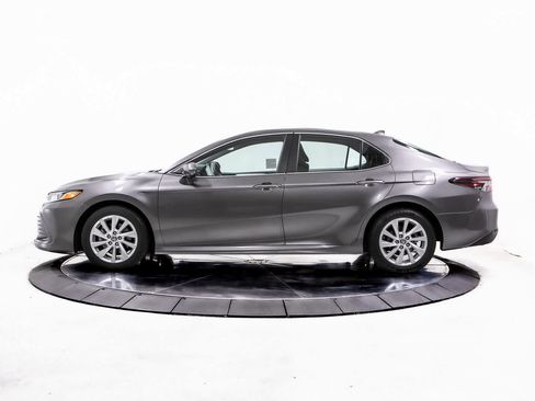 Used 2023 Toyota Camry LE image 2