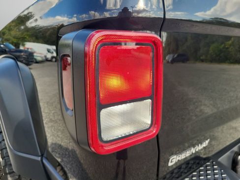 Used 2020 Jeep Gladiator Sport w/ Quick Order Package 24S image 6