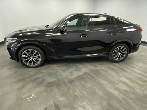 Used 2022 BMW X6 xDrive40i w/ M Sport Package AWD/4WD image 4