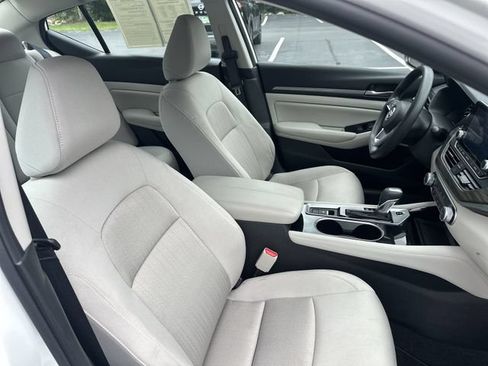 Used 2023 Nissan Altima 2.5 SV AWD/4WD image 29
