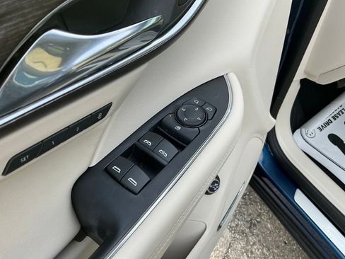 Certified 2023 Buick Envision Avenir image 16