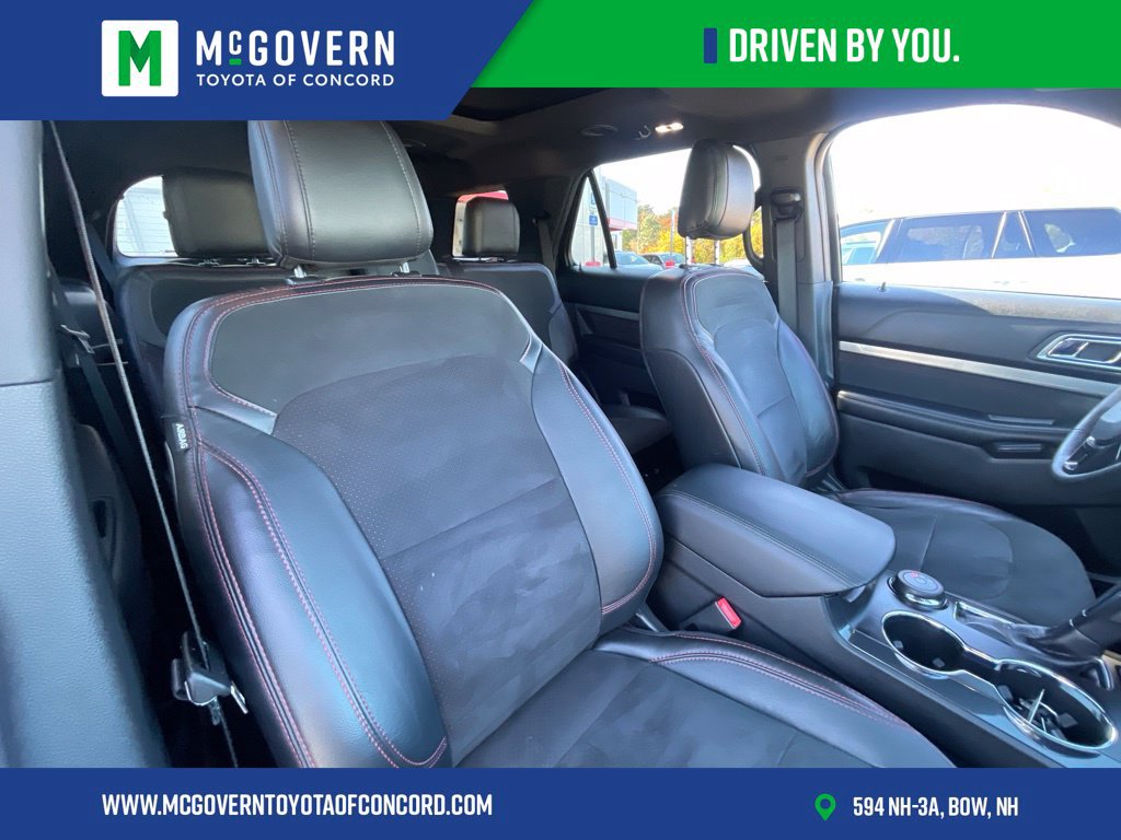 Used 2019 Ford Explorer XLT w/ Equipment Group 202A AWD/4WD image 24