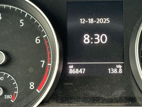 Used 2015 Volkswagen Golf 4-Door image 29