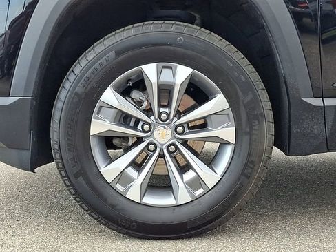 Used 2025 Chevrolet Equinox LT AWD/4WD image 8