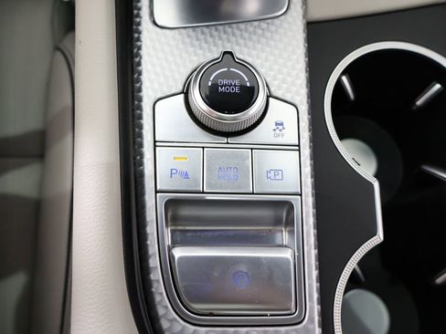 Used 2023 Genesis G70 2.0T w/ Sport Prestige Package image 57