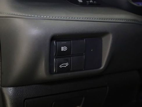 Used 2021 Toyota Highlander XLE image 13