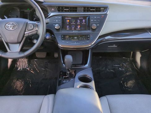 Used 2013 Toyota Avalon Limited image 18