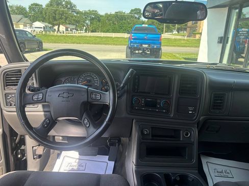 Used 2005 Chevrolet Silverado 2500 LS AWD/4WD image 22