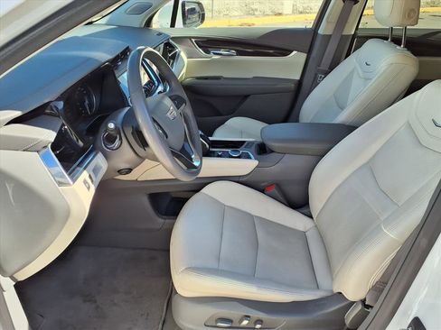 Certified 2023 Cadillac XT6 Premium Luxury image 13