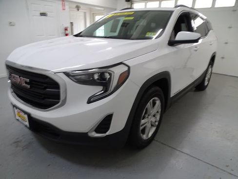 Certified 2019 GMC Terrain SLE w/ Driver Convenience Package AWD/4WD image 17