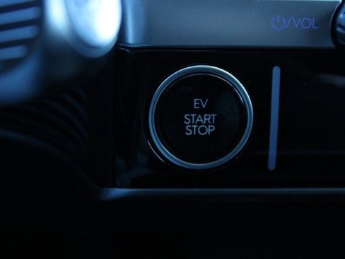 New 2024 Hyundai Ioniq 5 SEL image 36