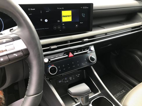 Used 2025 Hyundai Santa Cruz Limited AWD/4WD image 19