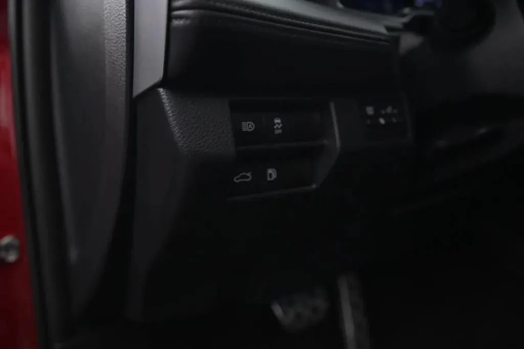 Used 2019 Toyota Avalon XSE w/ All Weather Liner Package FWD image 31