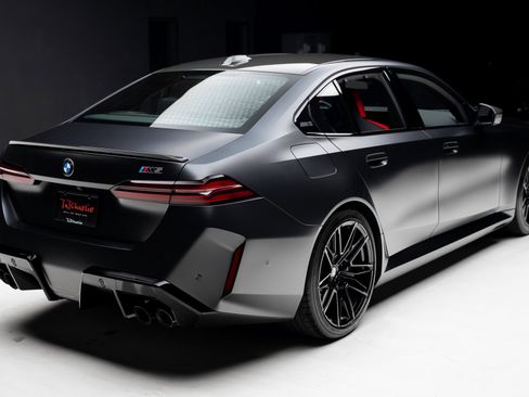 Used 2025 BMW M5 w/ Carbon Package image 34