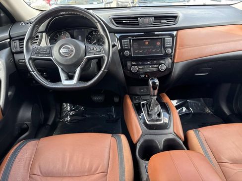 Used 2018 Nissan Rogue SL w/ Premium Package FWD image 16