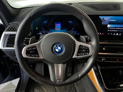 Used 2025 BMW X5 xDrive50e w/ Executive Package AWD/4WD image 9