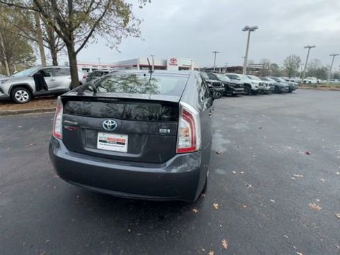 Used 2014 Toyota Prius Two image 12