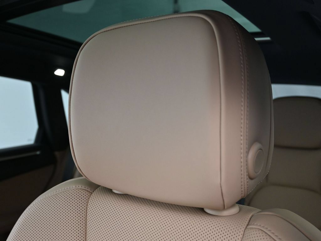 Certified 2026 Porsche Macan AWD/4WD image 20