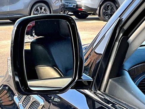 Certified 2017 INFINITI QX80 4WD w/ Driver Assistance Package image 13