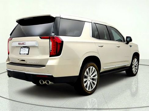 Used 2024 GMC Yukon Denali AWD/4WD image 5