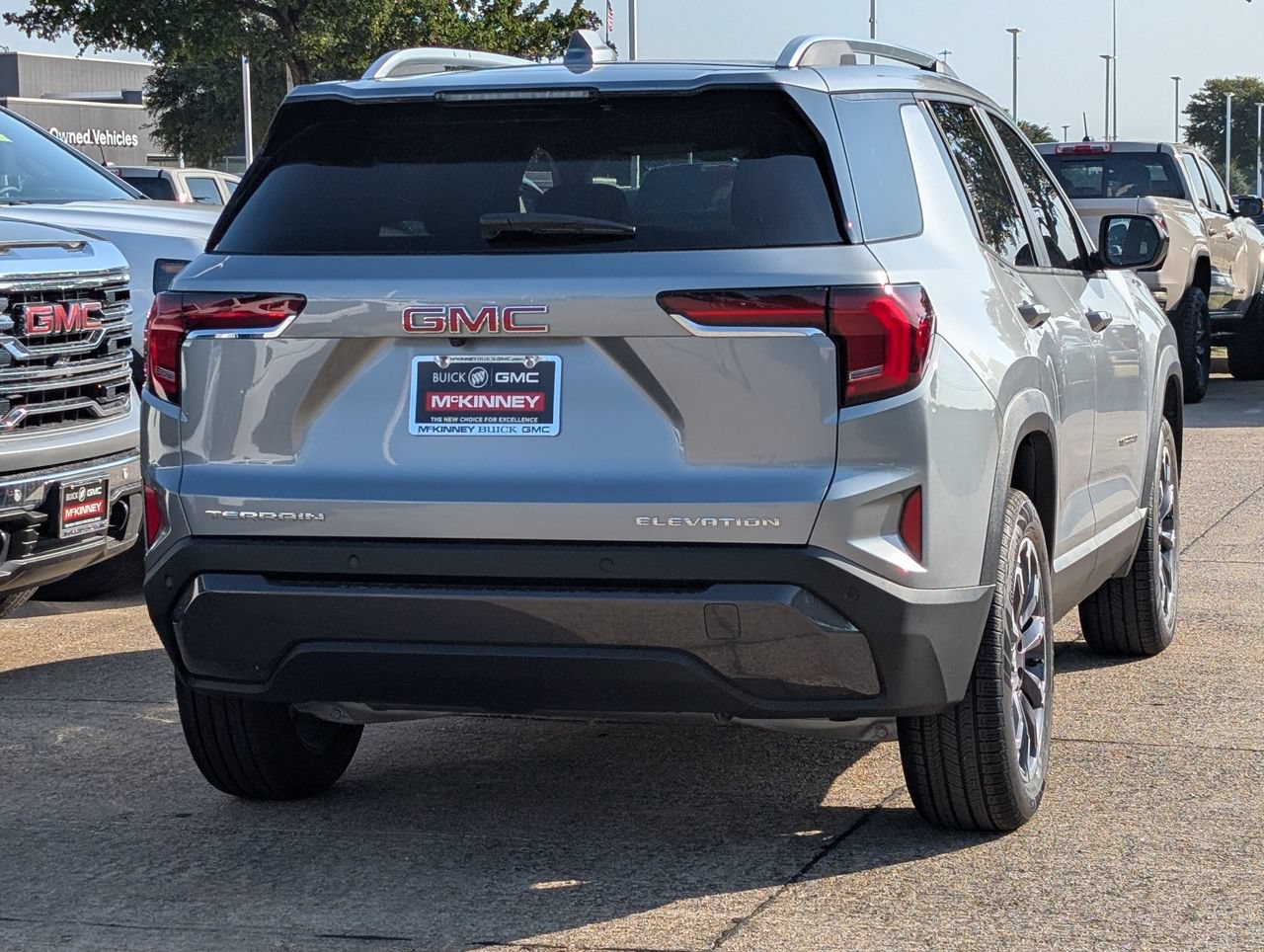 New 2027 GMC Terrain Elevation w/ Elevation Premium Package FWD image 4