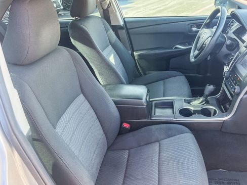 Used 2016 Toyota Camry LE image 15