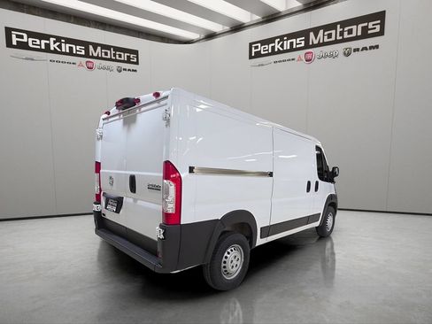 Used 2025 RAM ProMaster 2500 w/ Convenience Group FWD image 5