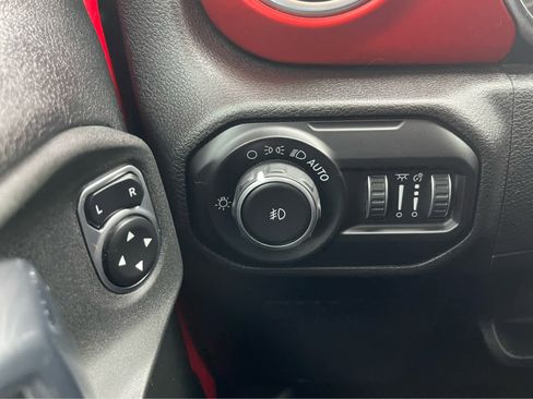 Used 2020 Jeep Wrangler Unlimited Rubicon w/ Cold Weather Group image 18