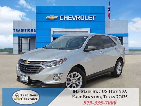 Used 2021 Chevrolet Equinox LS w/ LS Convenience Package FWD image 1