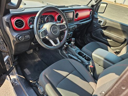 Used 2021 Jeep Wrangler Unlimited Rubicon image 2