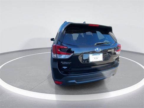 Used 2023 Subaru Forester Premium image 7