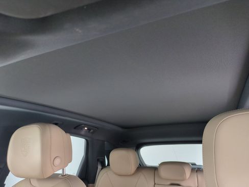 Used 2023 Porsche Cayenne E-Hybrid image 17