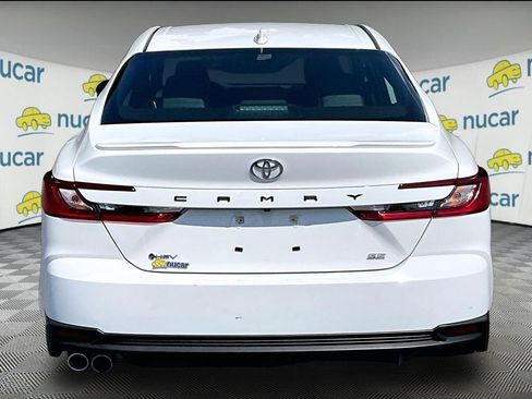Used 2025 Toyota Camry SE FWD image 5