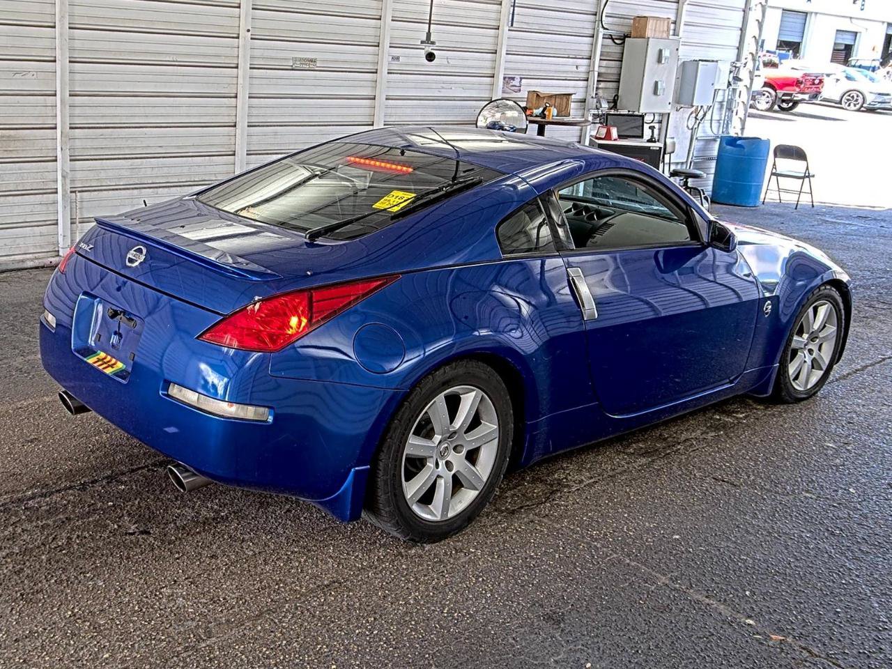 Used 2004 Nissan 350Z Touring w/ Aerodynamics Pkg RWD image 2