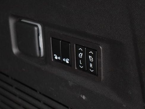 Certified 2023 GMC Yukon Denali w/ Advanced Technology Package image 30