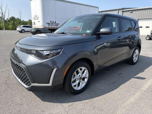 Used 2024 Kia Soul LX w/ Option Group 015 FWD image 35
